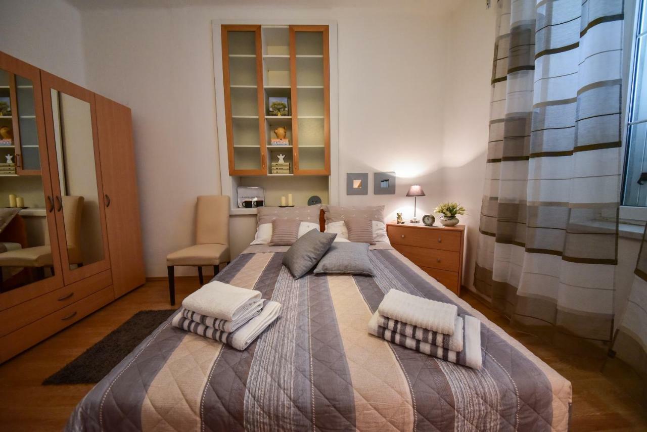 Apartment Viola Zadar Exteriör bild